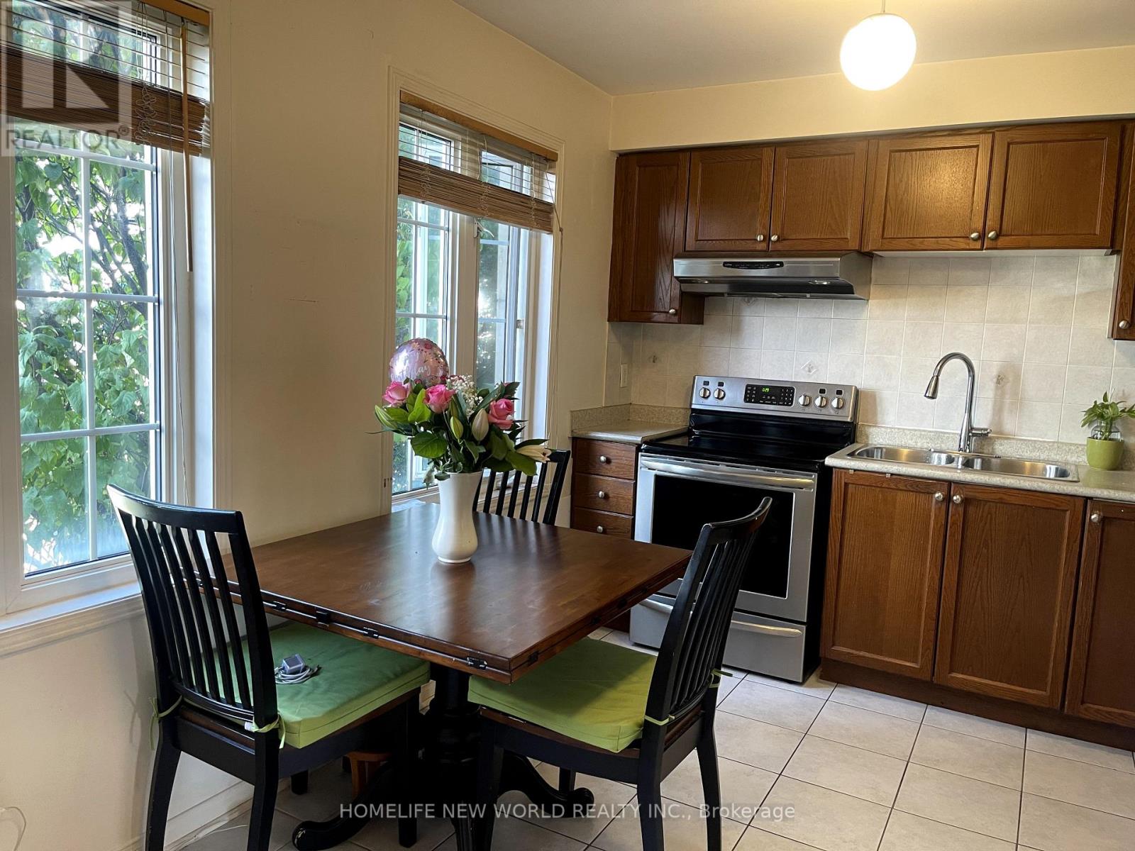 173 Torbarrie Road, Toronto, Ontario  M3L 1G8 - Photo 10 - W12429844