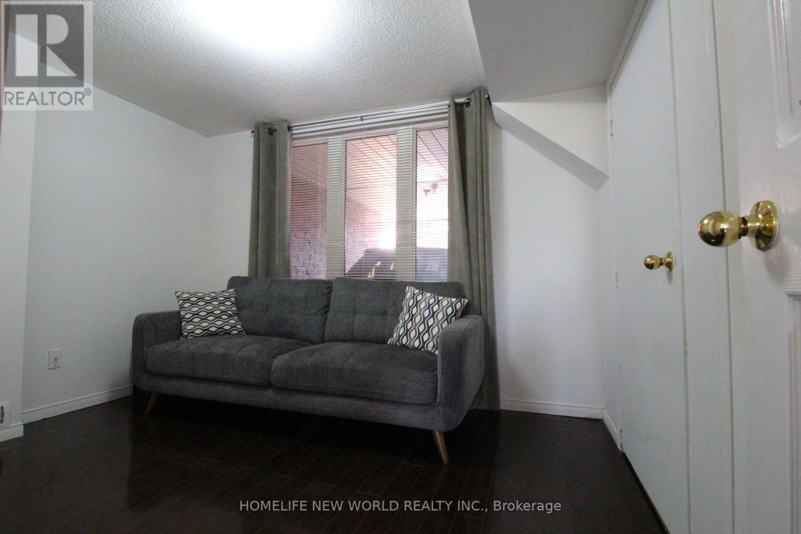 173 Torbarrie Road, Toronto, Ontario  M3L 1G8 - Photo 7 - W12429844