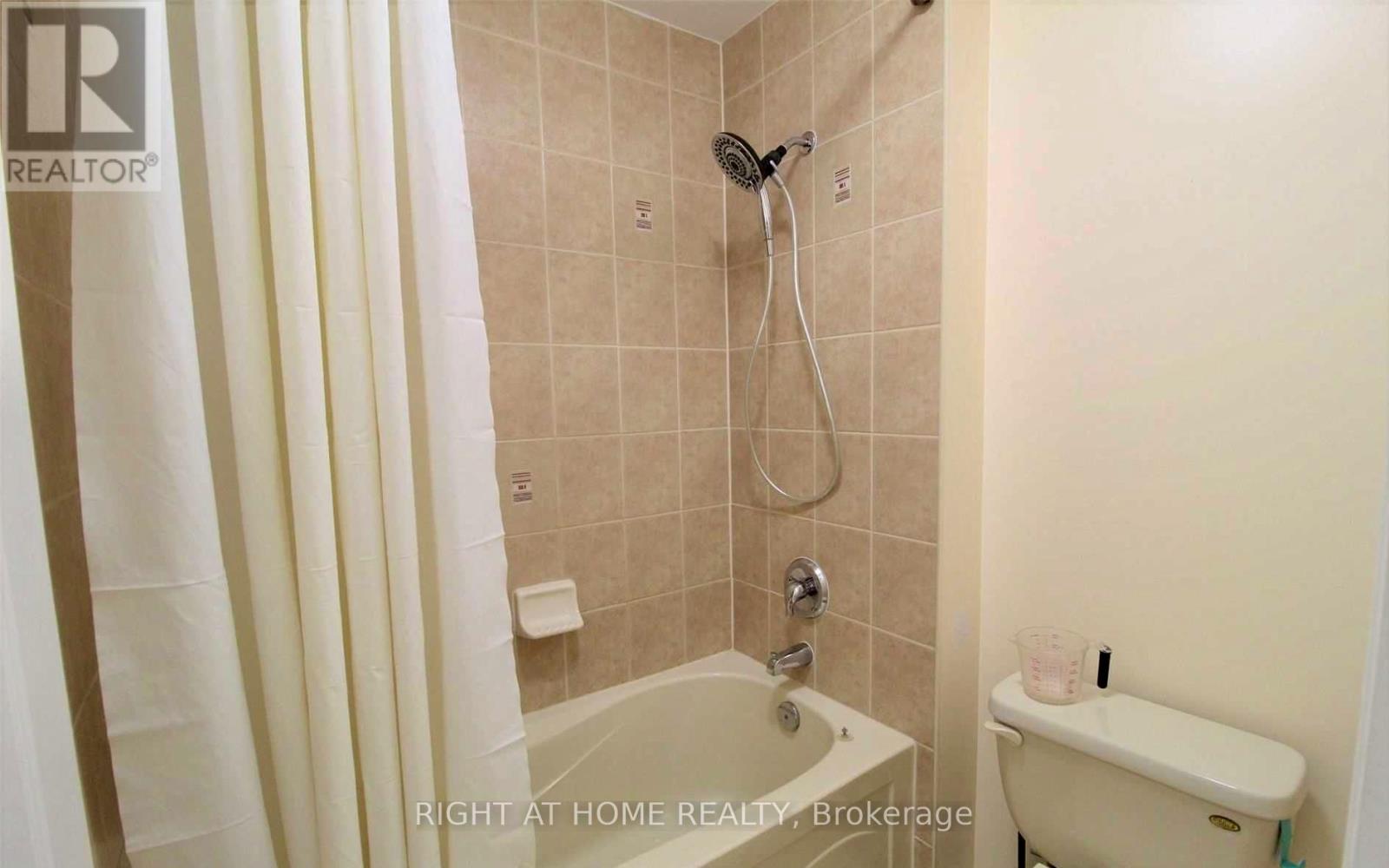 43 Bushmill Circle, Brampton, Ontario  L7A 0K8 - Photo 18 - W12429847
