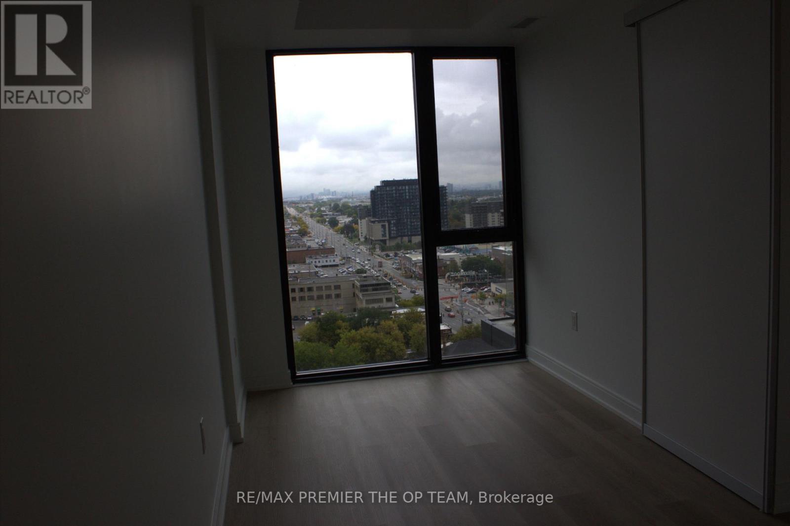 1520 - 3009 Novar Road, Mississauga, Ontario  L5B 0P9 - Photo 11 - W12429857