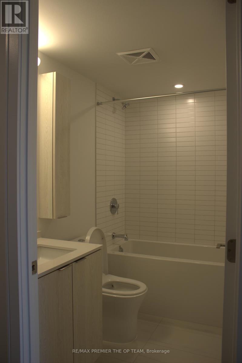 1520 - 3009 Novar Road, Mississauga, Ontario  L5B 0P9 - Photo 5 - W12429857