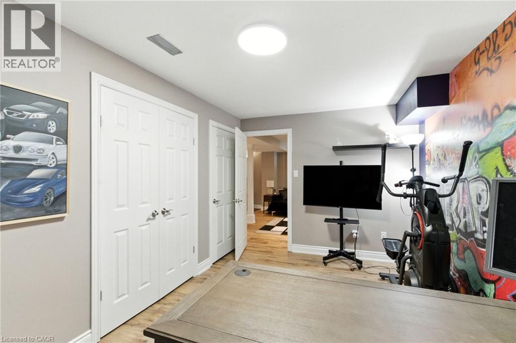 36 Pinecreek Road, Waterdown, Ontario  L8B 0H1 - Photo 42 - 40774099