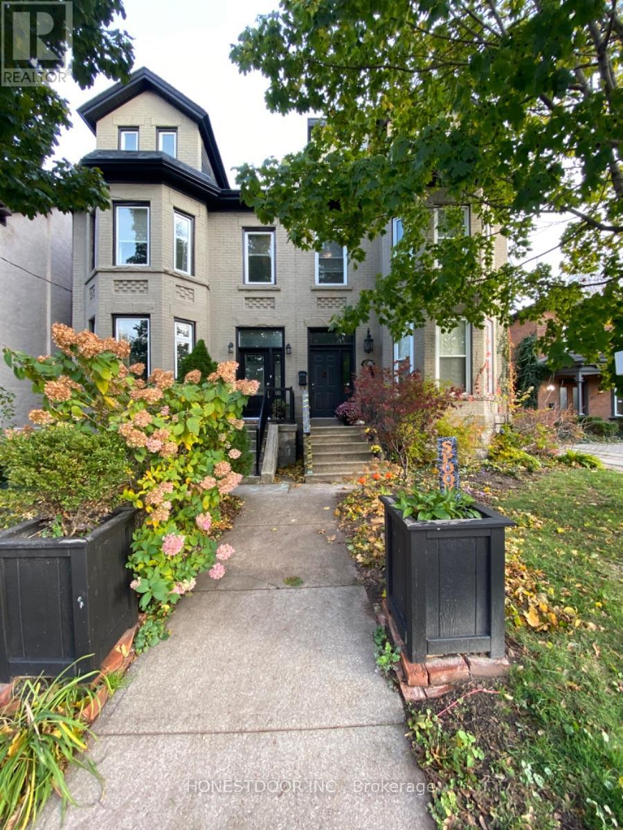 103 Victoria Avenue S, Hamilton, Ontario  L8N 2S9 - Photo 1 - X12429826