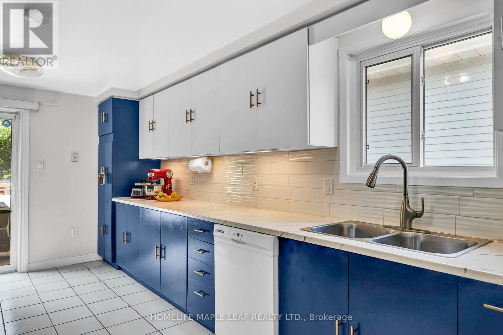 334 Sekura Street, Cambridge, Ontario  N1R 7W3 - Photo 9 - X12429843