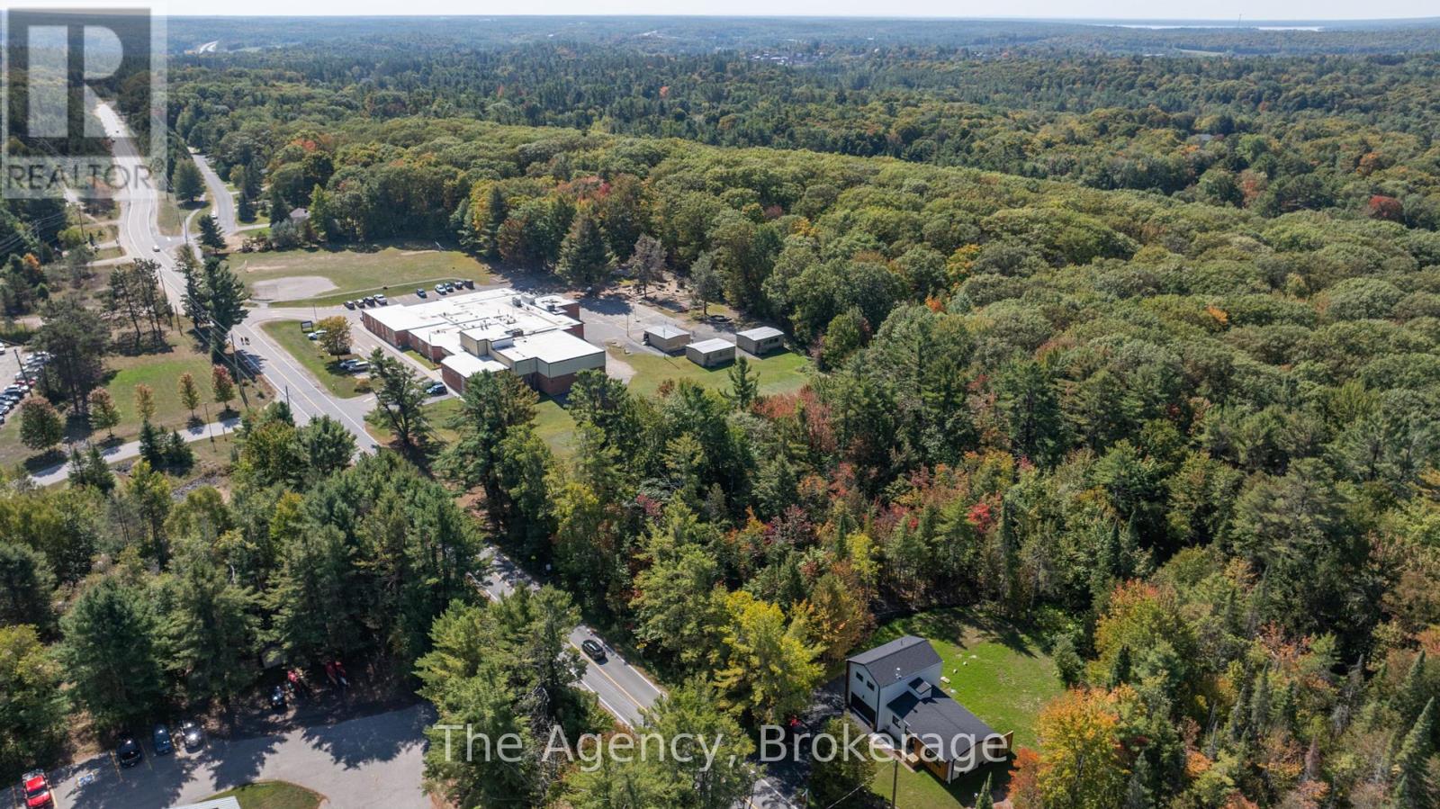 1290 Cedar Lane, Bracebridge, Ontario  P1L 1W9 - Photo 2 - X12231027