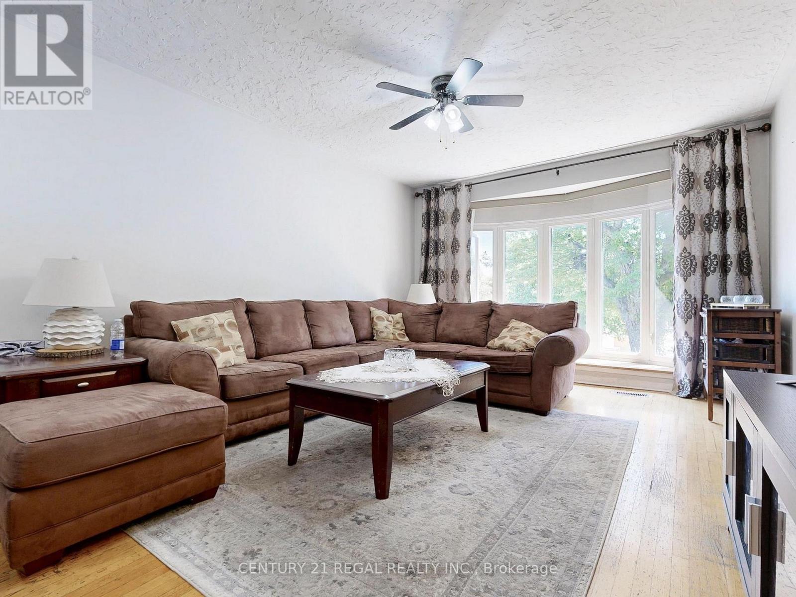 94 Billington Crescent, Toronto, Ontario  M3A 2G6 - Photo 5 - C12429907