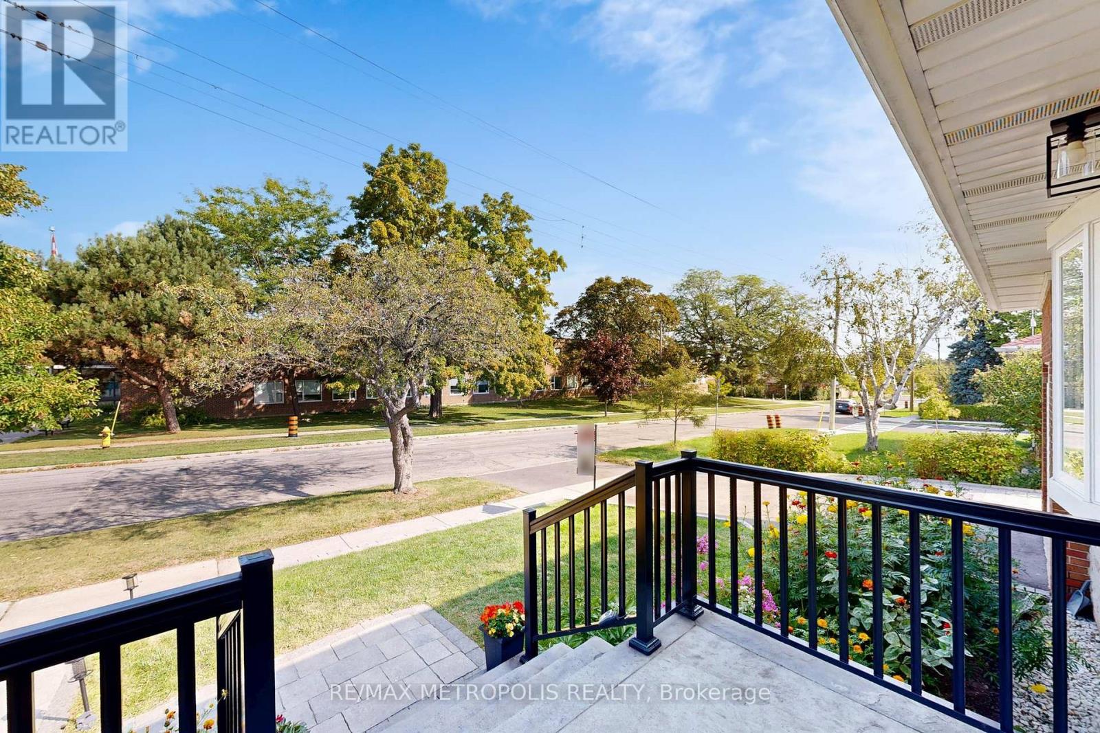 Main - 162 Lord Roberts Drive, Toronto, Ontario  M1K 3W9 - Photo 3 - E12429876