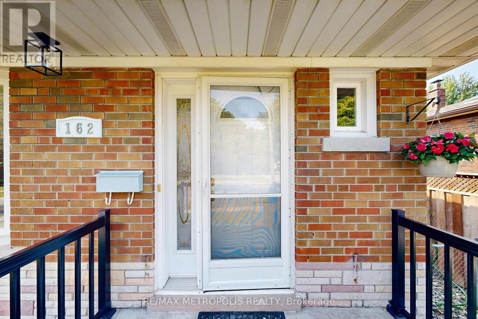Main - 162 Lord Roberts Drive, Toronto, Ontario  M1K 3W9 - Photo 4 - E12429876