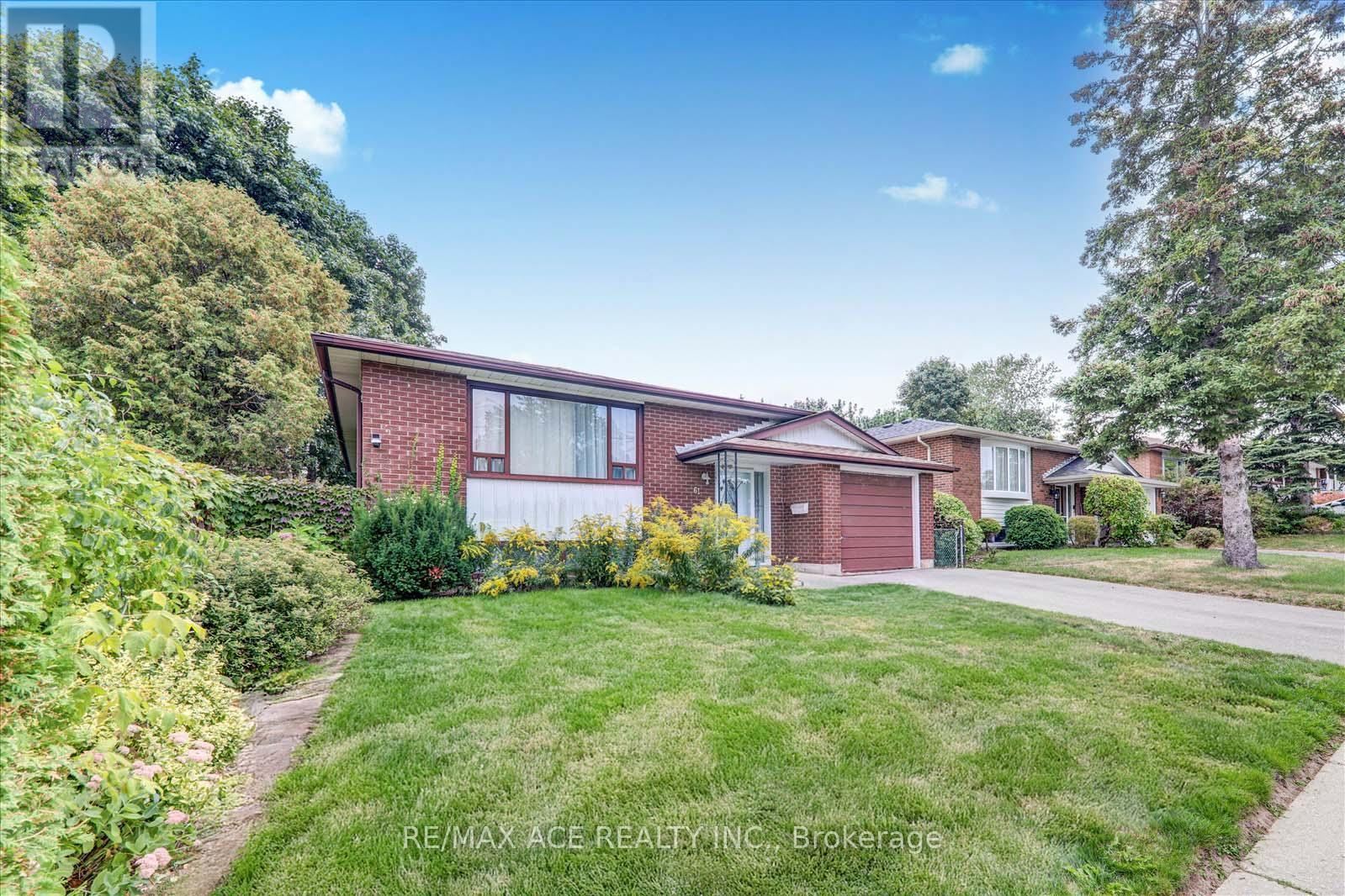 61 Marcella Street, Toronto, Ontario  M1G 1K9 - Photo 2 - E12429888