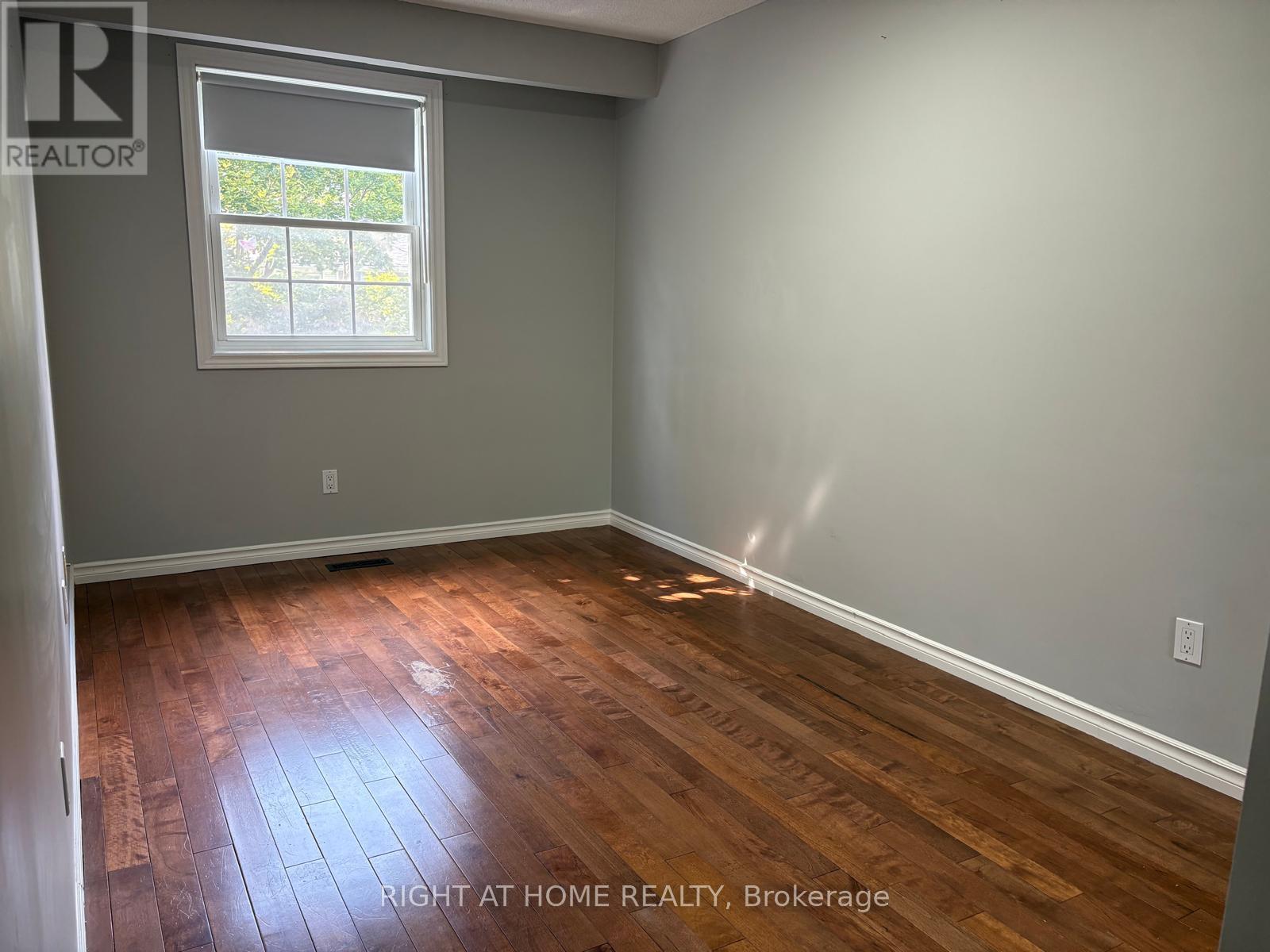 40 - 40 Harmony Circle, Bradford West Gwillimbury, Ontario  L3Z 2T9 - Photo 10 - N12429889
