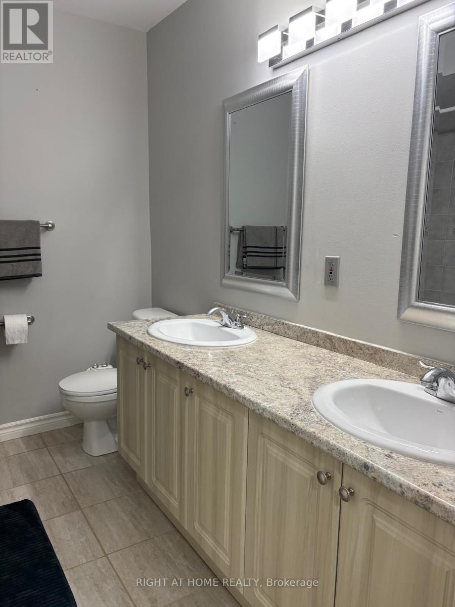 40 - 40 Harmony Circle, Bradford West Gwillimbury, Ontario  L3Z 2T9 - Photo 11 - N12429889