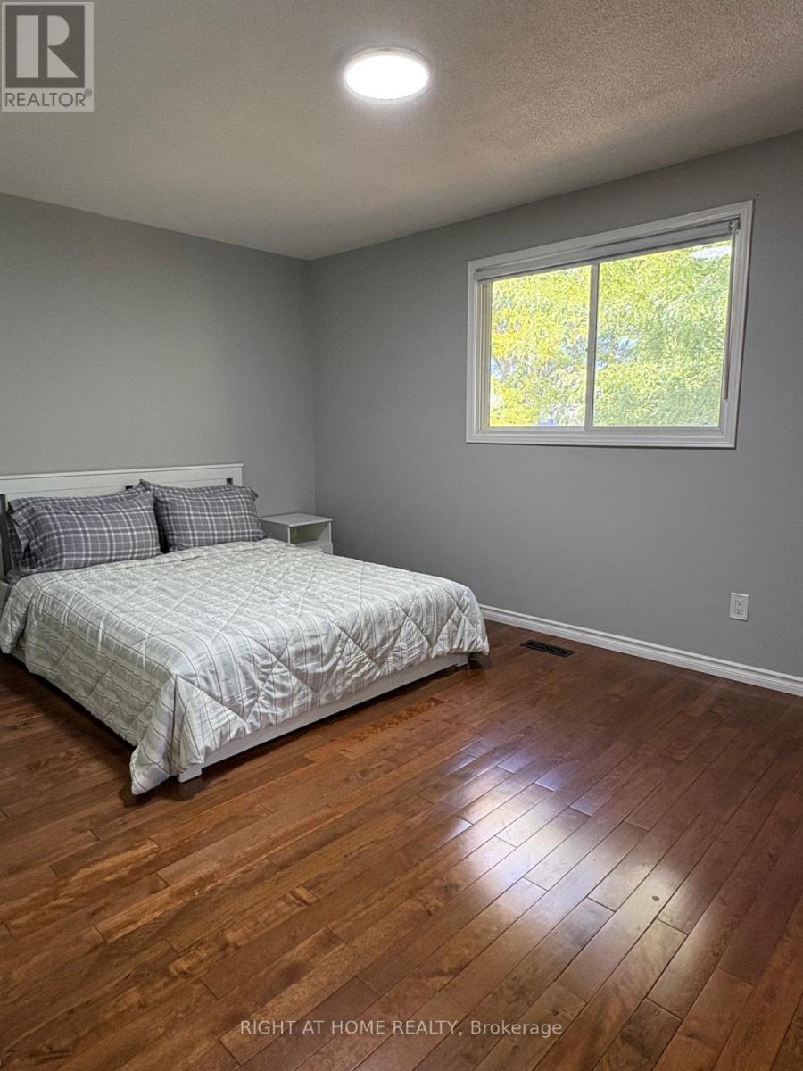 40 - 40 Harmony Circle, Bradford West Gwillimbury, Ontario  L3Z 2T9 - Photo 8 - N12429889