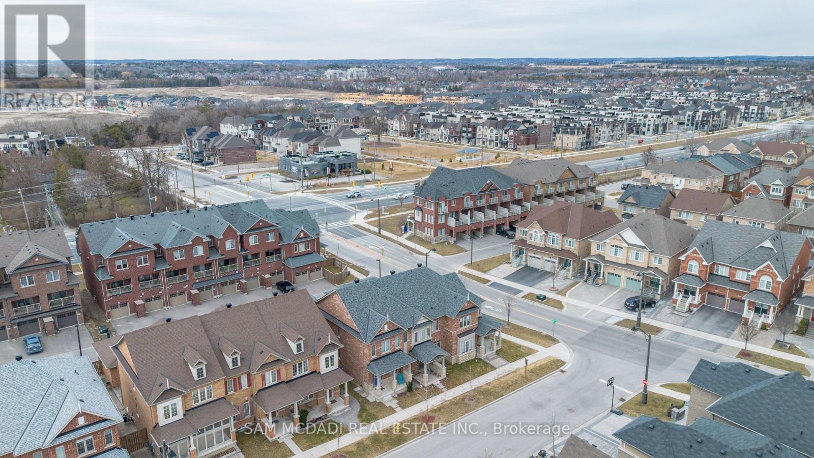 3 Henry Bauer Avenue, Markham, Ontario  L6C 0W8 - Photo 15 - N12429899