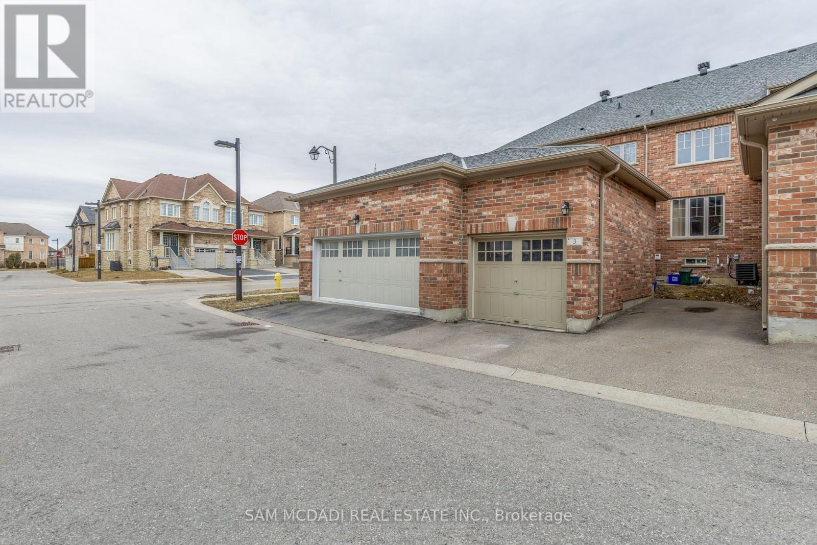 3 Henry Bauer Avenue, Markham, Ontario  L6C 0W8 - Photo 3 - N12429899