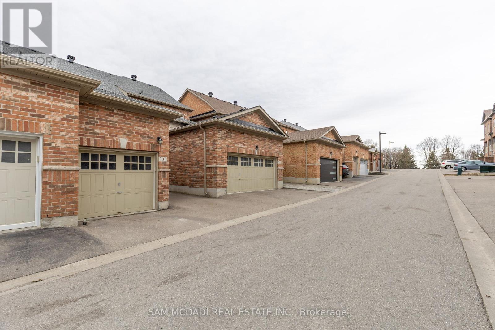 3 Henry Bauer Avenue, Markham, Ontario  L6C 0W8 - Photo 4 - N12429899