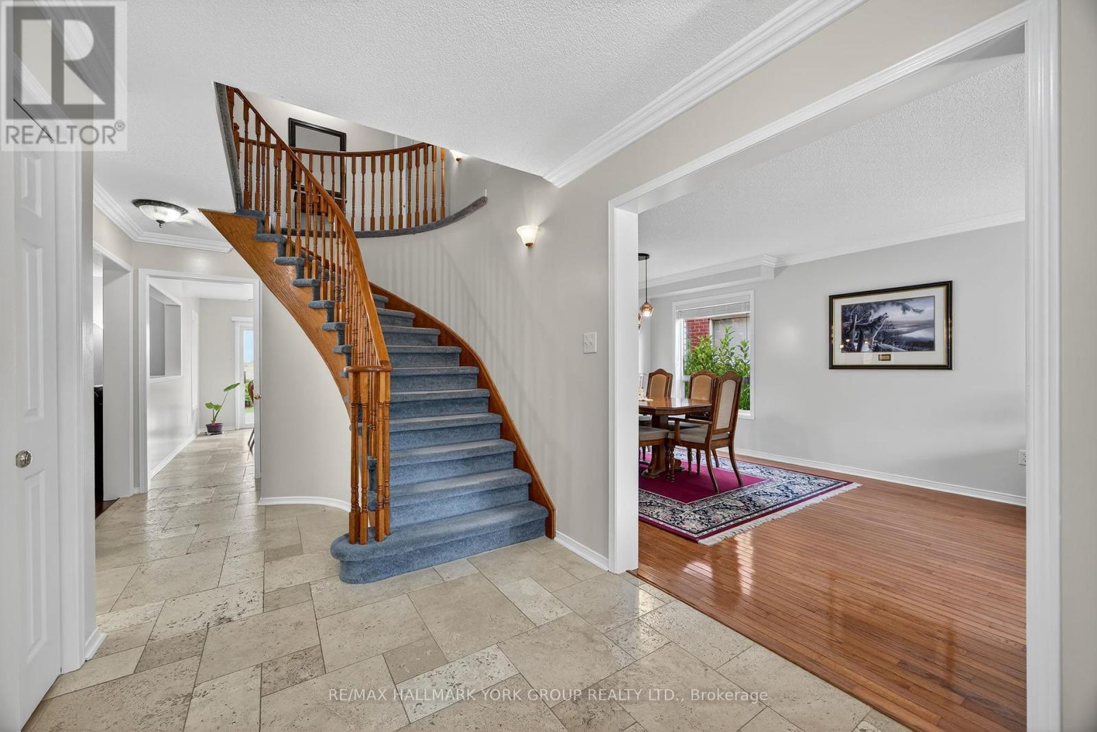 9 Reynolds Avenue, New Tecumseth, Ontario  L0G 1A0 - Photo 3 - N12429928