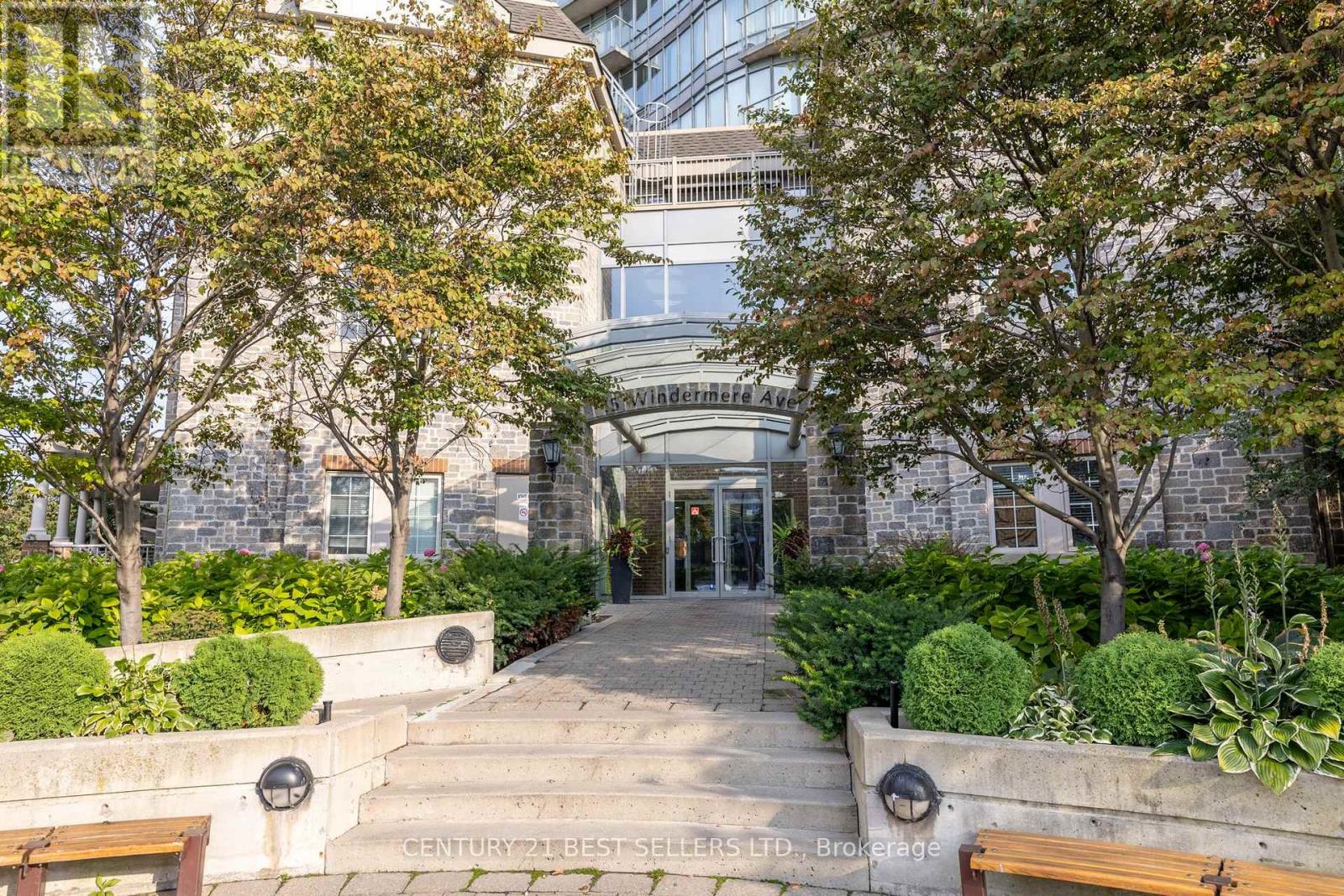609 - 15 Windermere Avenue, Toronto, Ontario  M6S 5A2 - Photo 3 - W12429875