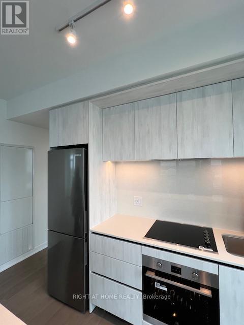 1604 - 2495 Eglinton Avenue W, Mississauga, Ontario  L5M 2T2 - Photo 3 - W12429887