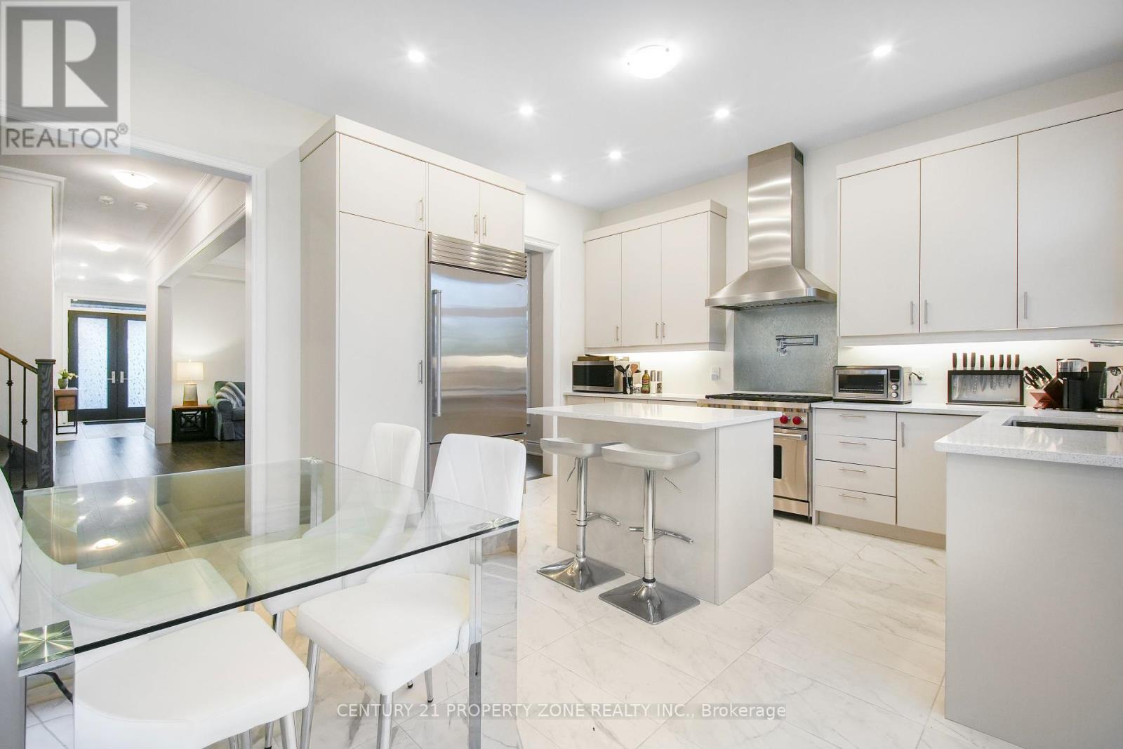 2406 Charles Cornwall Avenue, Oakville, Ontario  L6M 5M4 - Photo 16 - W12429924