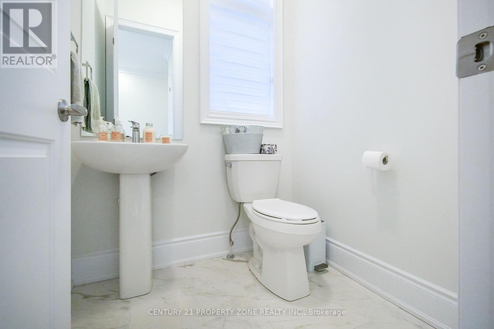 2406 Charles Cornwall Avenue, Oakville, Ontario  L6M 5M4 - Photo 21 - W12429924