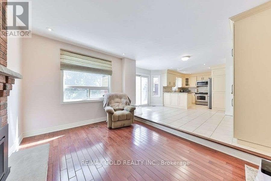 5275 Thornwood Drive, Mississauga, Ontario  L4Z 3J3 - Photo 11 - W12428495