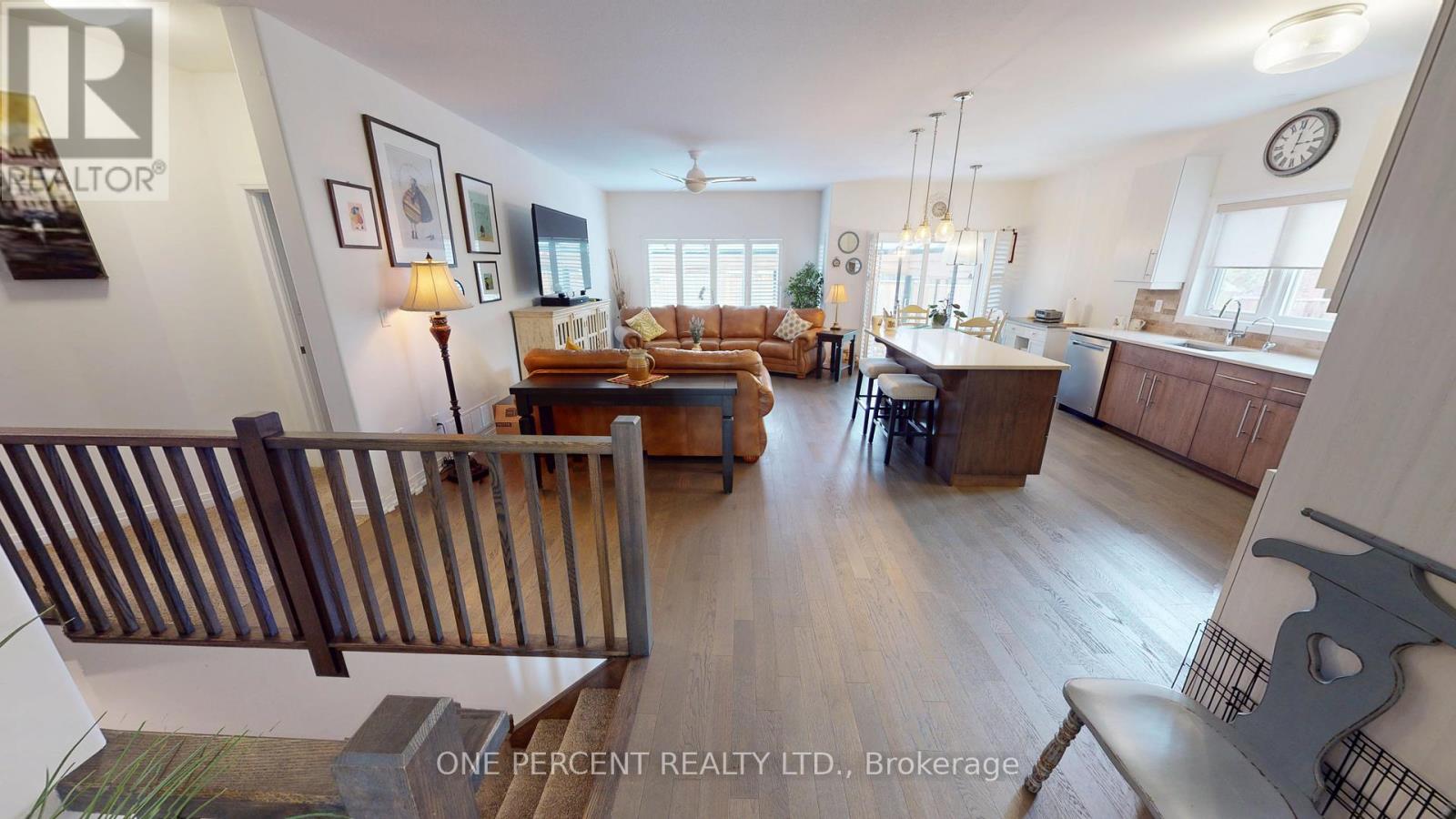 5064 Connor Drive, Lincoln, Ontario  L3J 0S1 - Photo 4 - X12429900