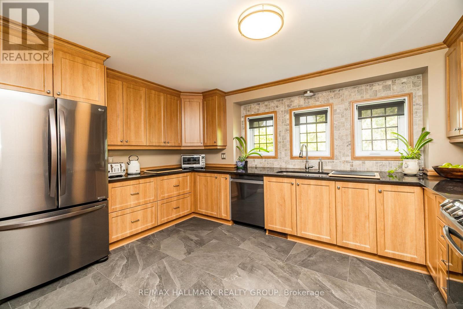 1329 South Gower Drive S, North Grenville, Ontario  K0G 1J0 - Photo 10 - X12429936
