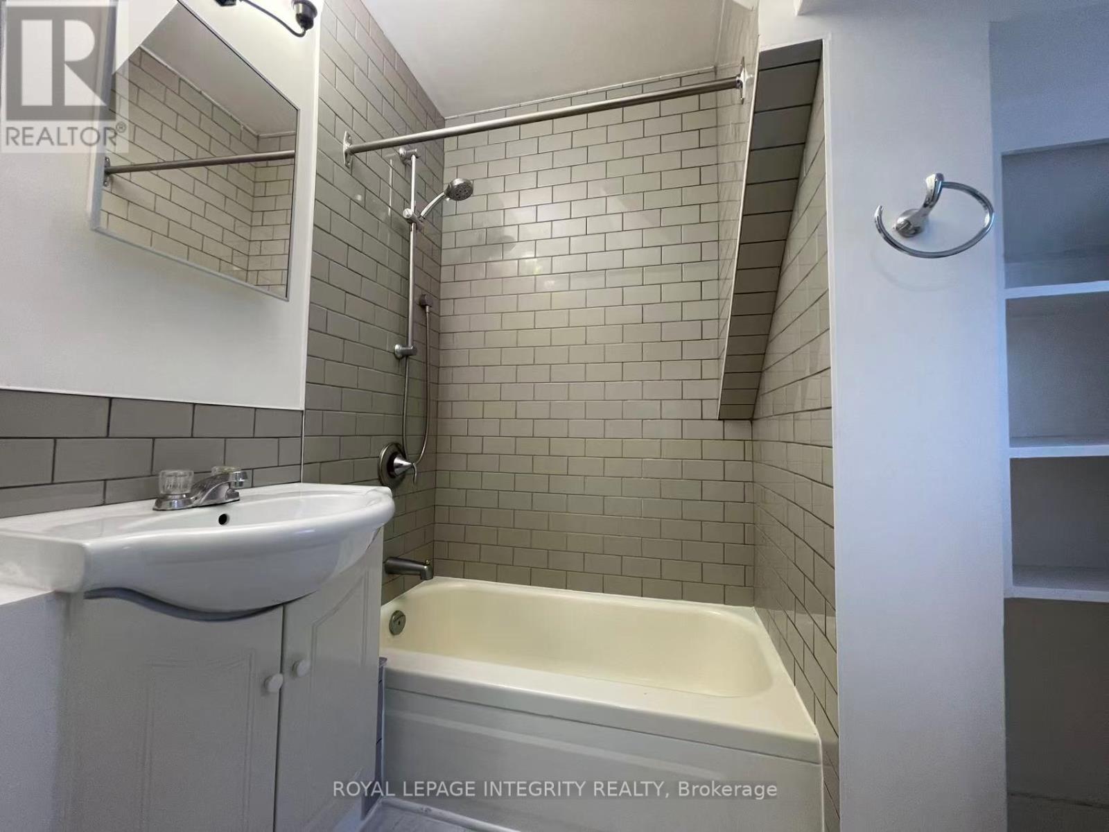 5 - 34 Mcarthur Avenue, Ottawa, Ontario  K1L 6R2 - Photo 9 - X12429945