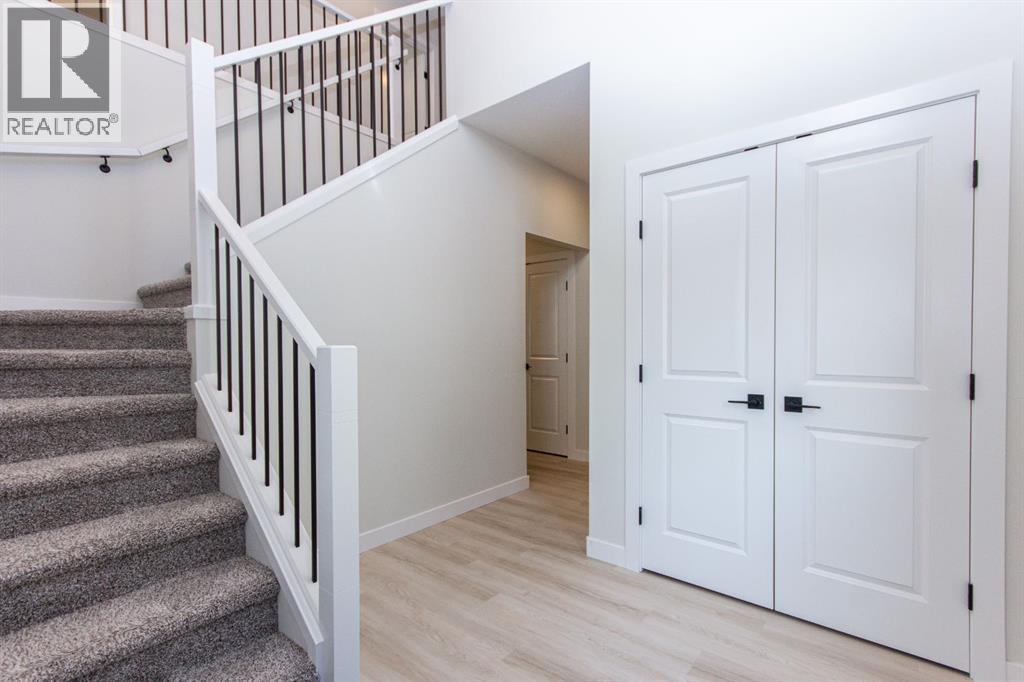 165 Thompson Crescent, Red Deer, Alberta  T4P 0S1 - Photo 3 - A2256436