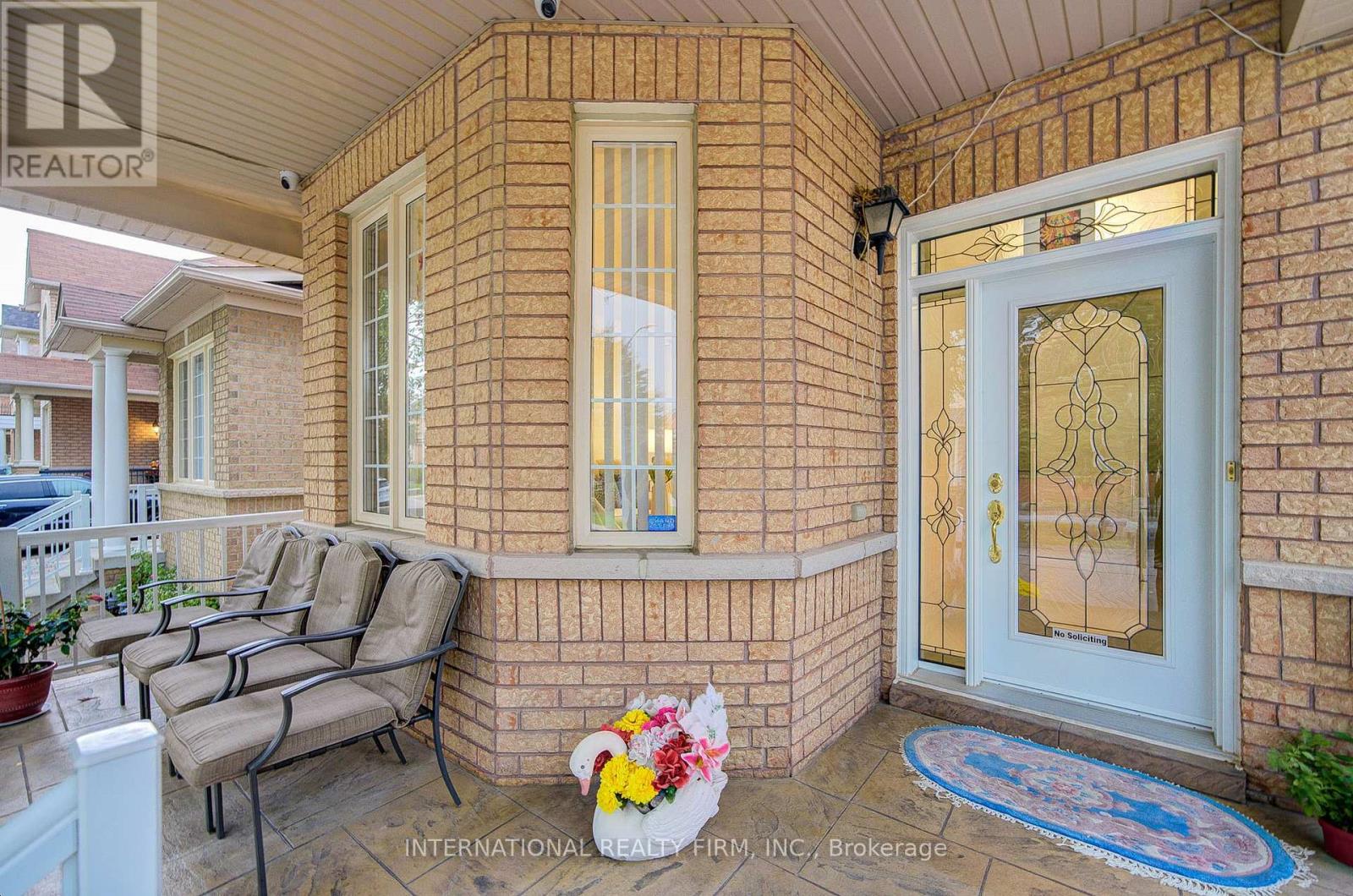 77 Saint James Avenue, Vaughan, Ontario  L4H 3E8 - Photo 5 - N12426359