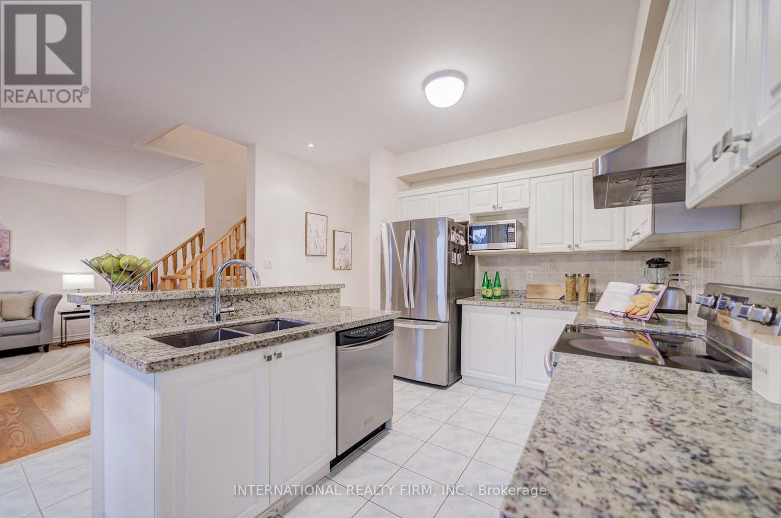 77 Saint James Avenue, Vaughan, Ontario  L4H 3E8 - Photo 24 - N12426359
