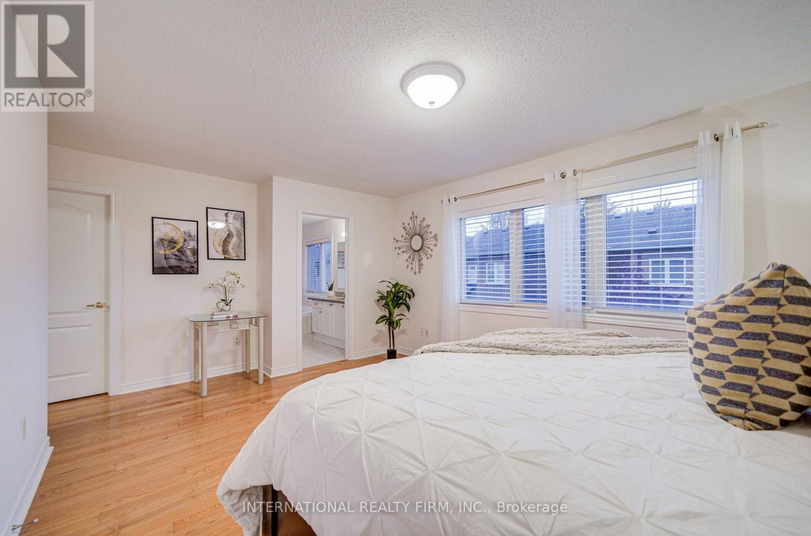 77 Saint James Avenue, Vaughan, Ontario  L4H 3E8 - Photo 36 - N12426359