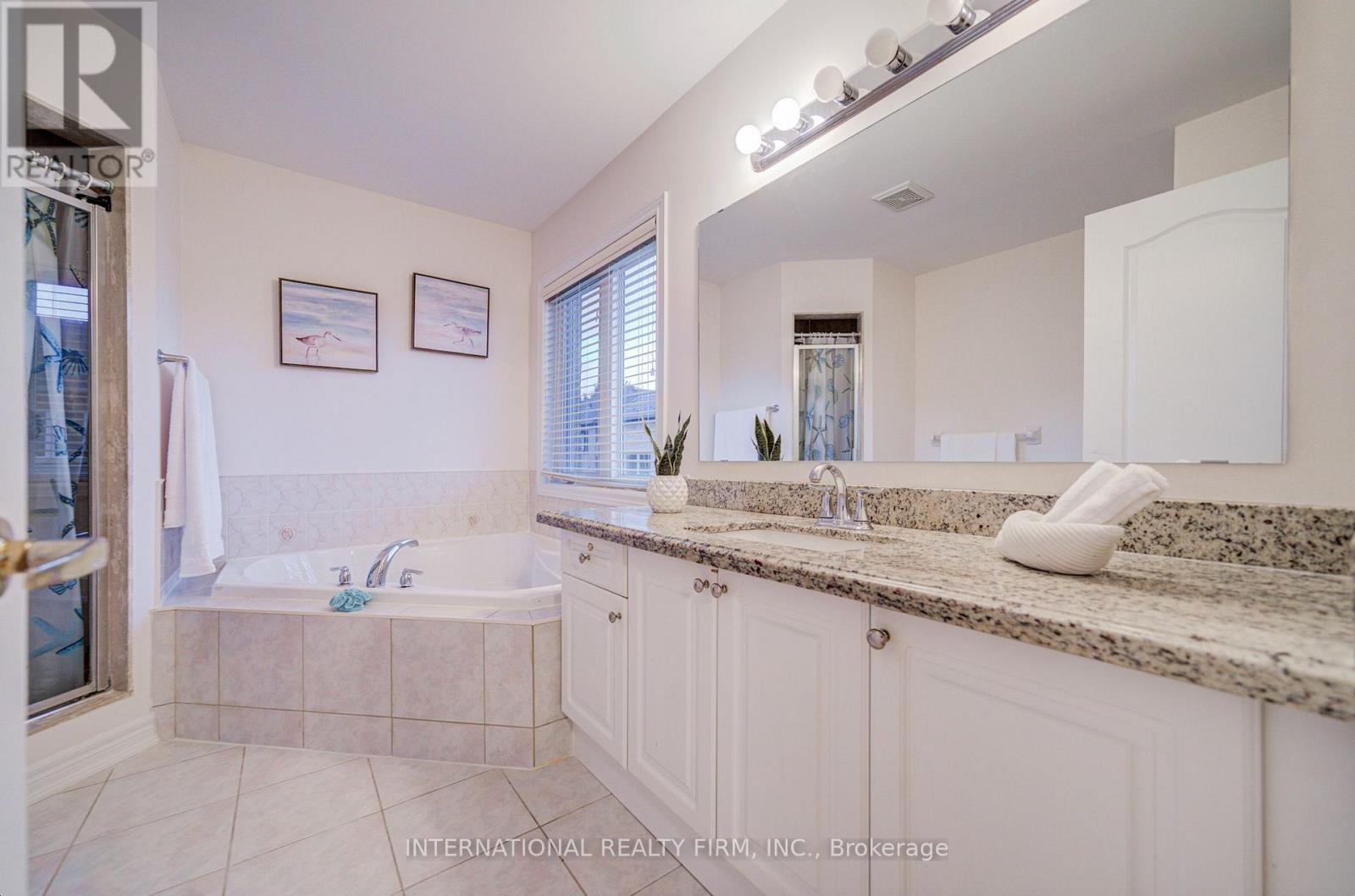 77 Saint James Avenue, Vaughan, Ontario  L4H 3E8 - Photo 37 - N12426359