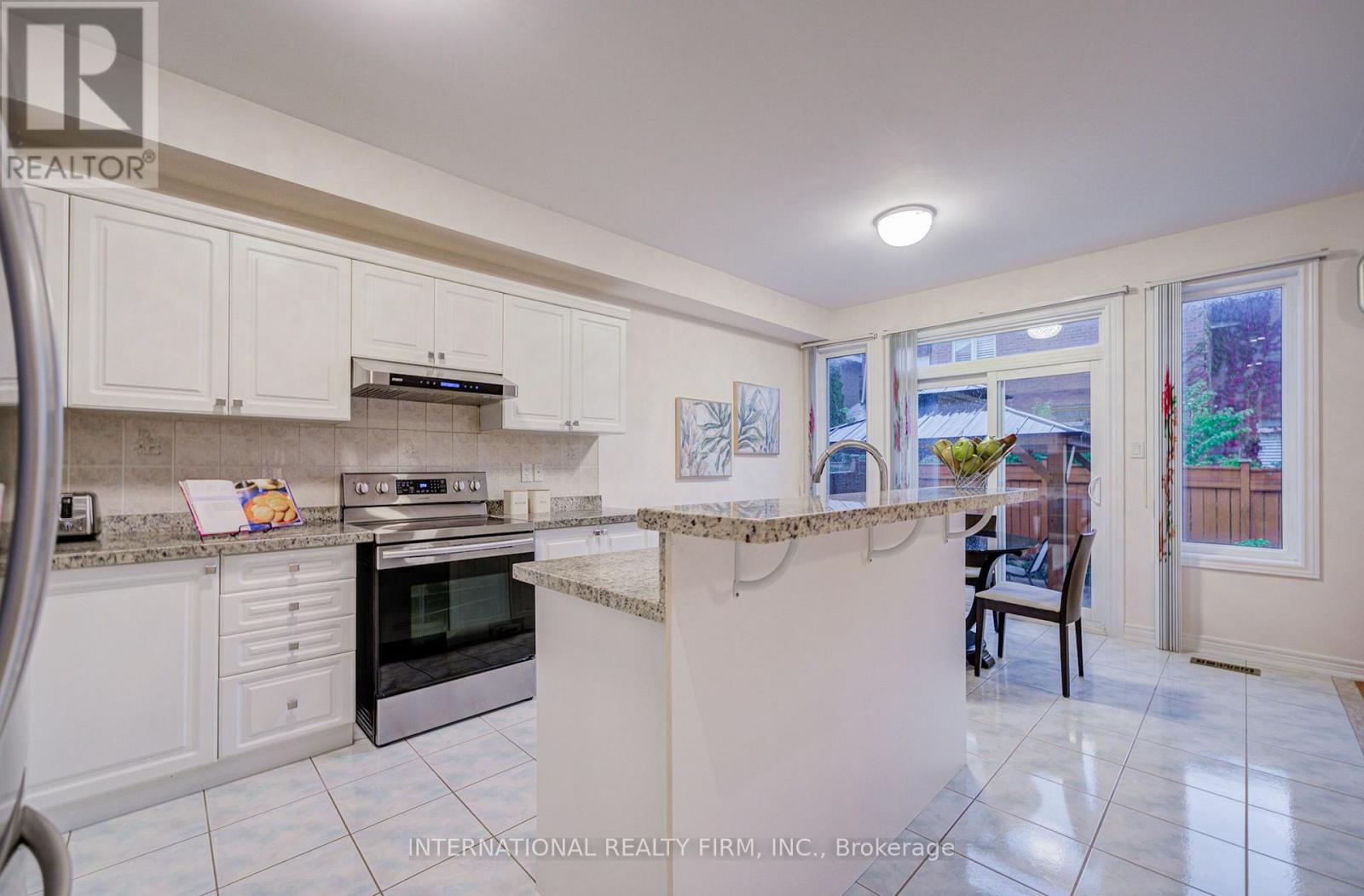 77 Saint James Avenue, Vaughan, Ontario  L4H 3E8 - Photo 22 - N12426359