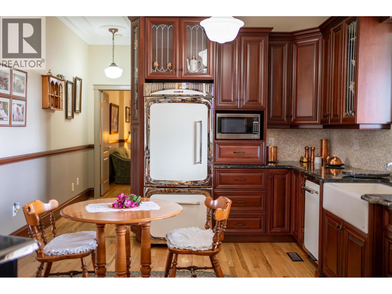 120 Wattsville Road, Cranbrook, British Columbia  V1C 5A4 - Photo 3 - 10364157