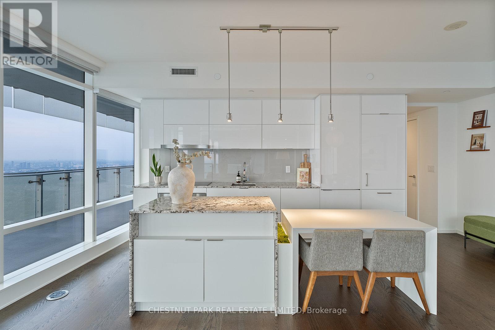 7006 - 1 Bloor Street E, Toronto, Ontario  M4W 0A8 - Photo 11 - C12429935