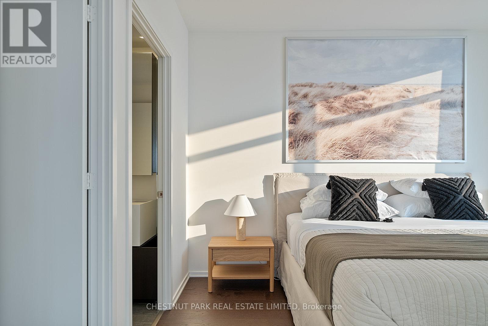 7006 - 1 Bloor Street E, Toronto, Ontario  M4W 0A8 - Photo 17 - C12429935