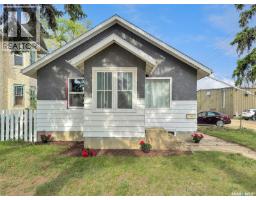 17 3rd AVENUE NE North East