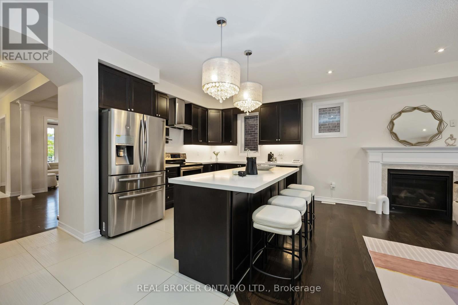 18 Lawrence Pilkington Avenue, Markham, Ontario  L6B 1C9 - Photo 18 - N12429957