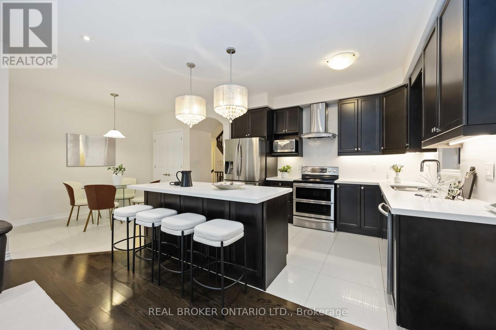 18 Lawrence Pilkington Avenue, Markham, Ontario  L6B 1C9 - Photo 19 - N12429957