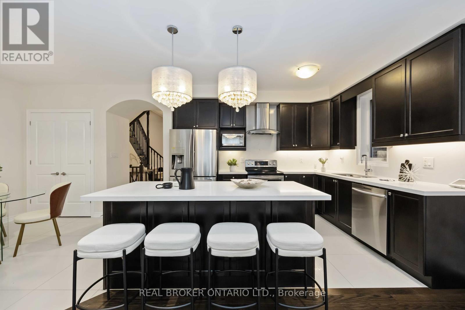 18 Lawrence Pilkington Avenue, Markham, Ontario  L6B 1C9 - Photo 20 - N12429957