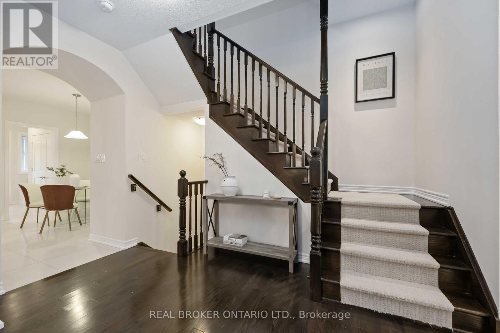 18 Lawrence Pilkington Avenue, Markham, Ontario  L6B 1C9 - Photo 24 - N12429957