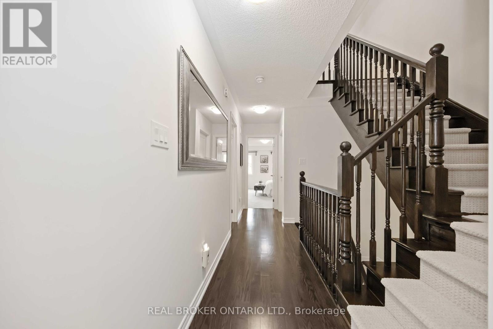 18 Lawrence Pilkington Avenue, Markham, Ontario  L6B 1C9 - Photo 26 - N12429957