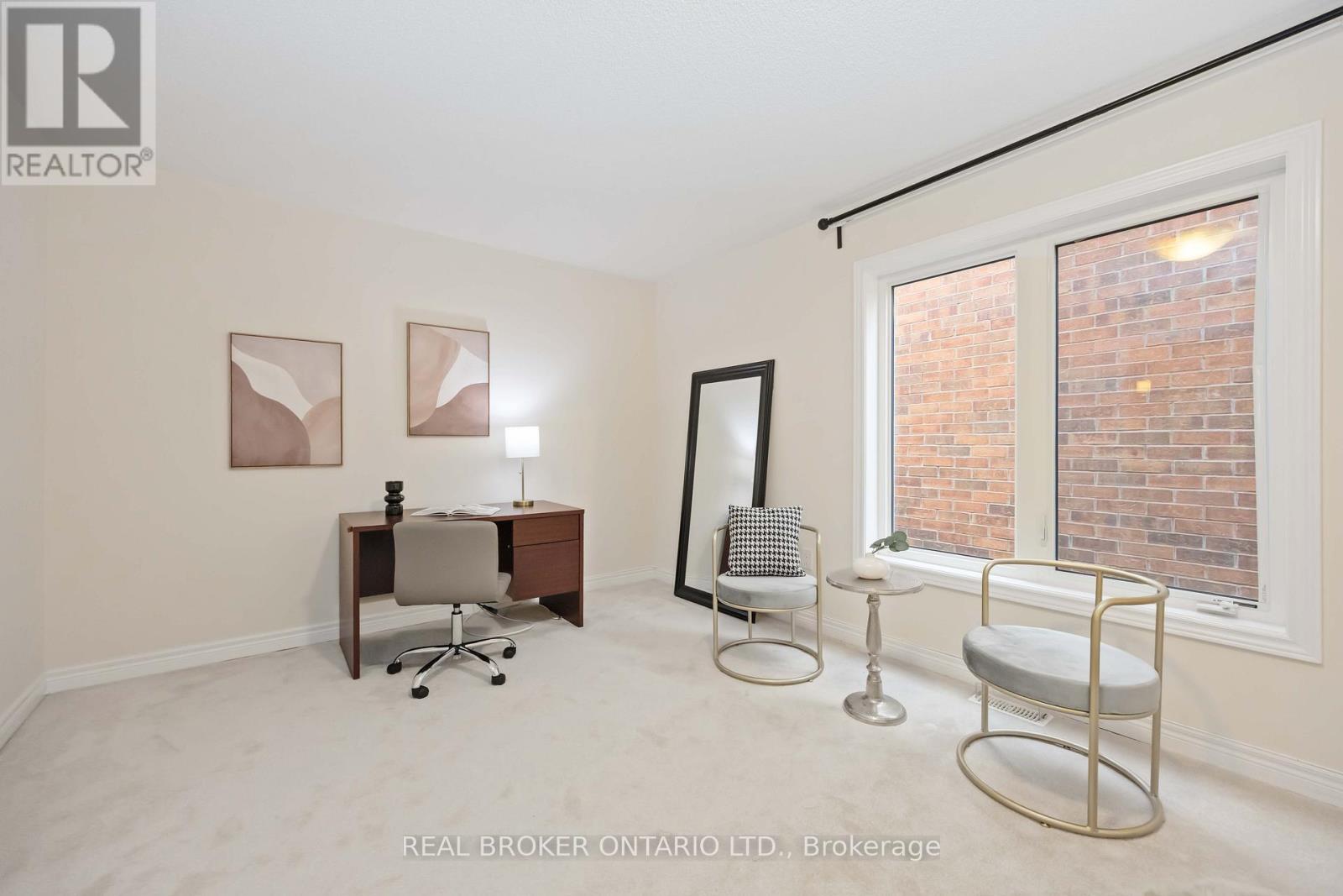 18 Lawrence Pilkington Avenue, Markham, Ontario  L6B 1C9 - Photo 3 - N12429957