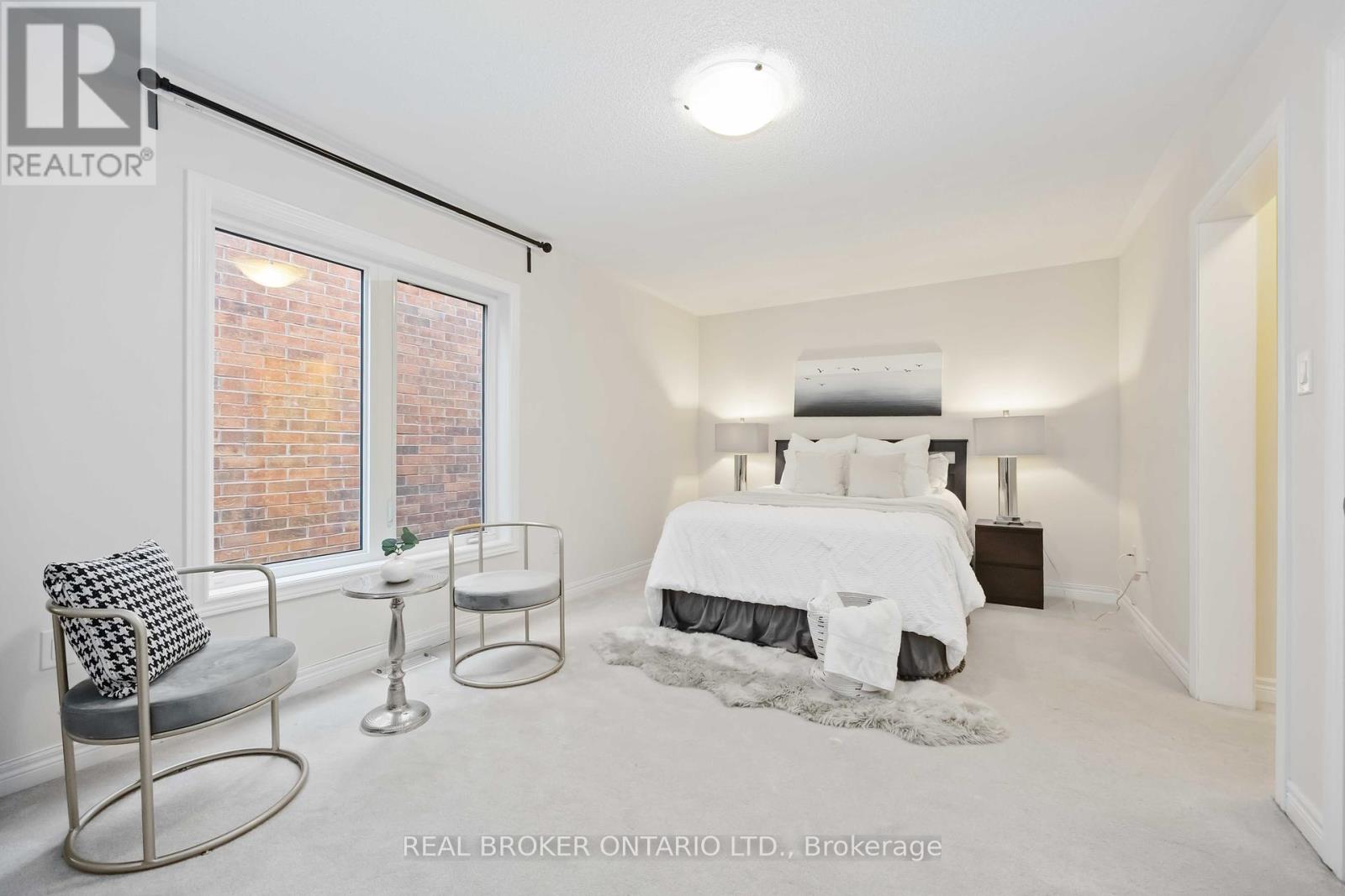 18 Lawrence Pilkington Avenue, Markham, Ontario  L6B 1C9 - Photo 36 - N12429957
