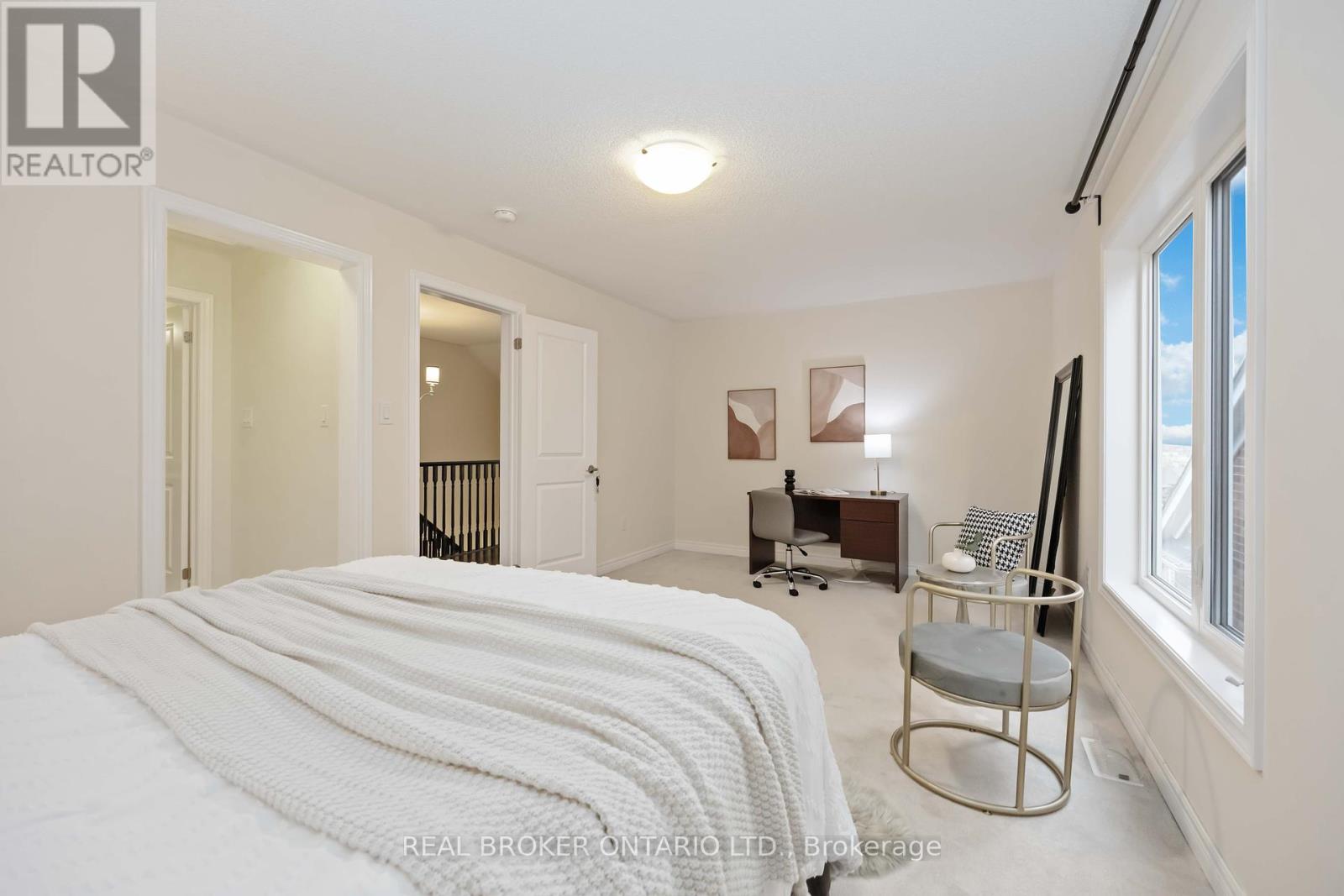 18 Lawrence Pilkington Avenue, Markham, Ontario  L6B 1C9 - Photo 37 - N12429957