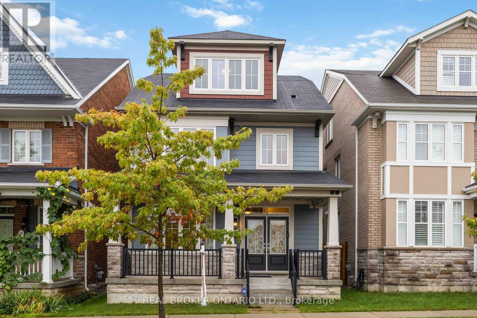 18 Lawrence Pilkington Avenue, Markham, Ontario  L6B 1C9 - Photo 5 - N12429957