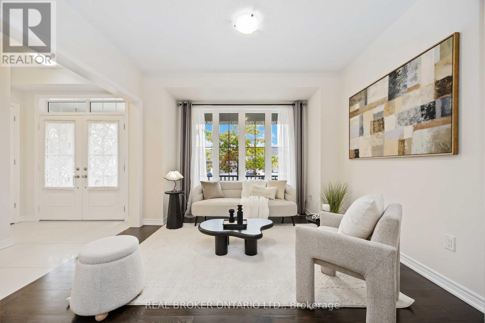18 Lawrence Pilkington Avenue, Markham, Ontario  L6B 1C9 - Photo 9 - N12429957