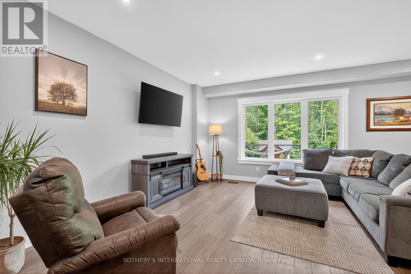73 Wozniak Road, Penetanguishene, Ontario  L9M 1W6 - Photo 7 - S12429941