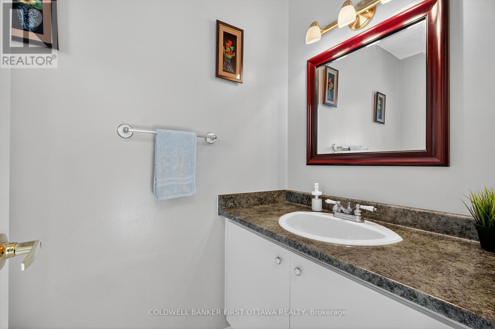 273 Kinglet Way, Ottawa, Ontario  K1E 2T9 - Photo 6 - X12430001